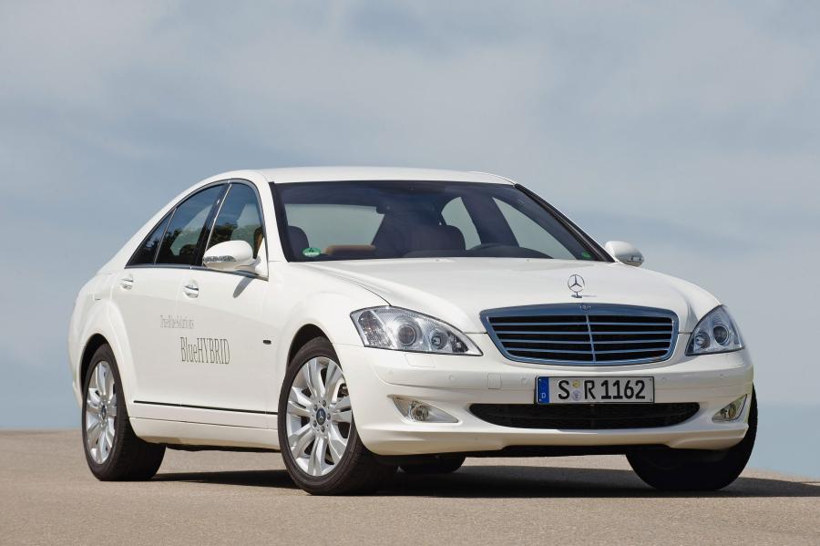  Mercedes-Benz S400 BlueHYBRID 2009 года  (фото 1 из 12)